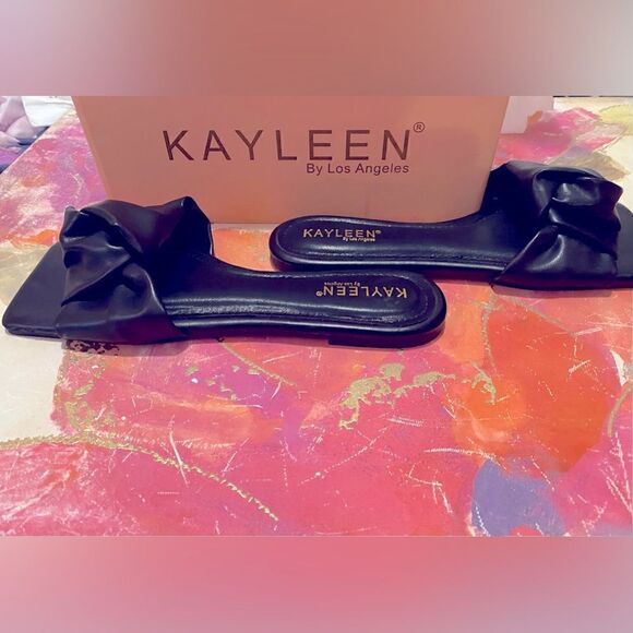 🛍️KAYLEEN By Los Angeles women’s open toe flat Sandals Black Size:8🎊💥🎁 - Picture 1 of 11